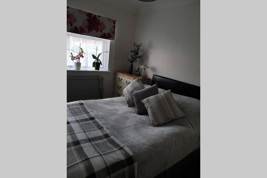 A Home Away From Home With A Big Welcome Erith Extérieur photo