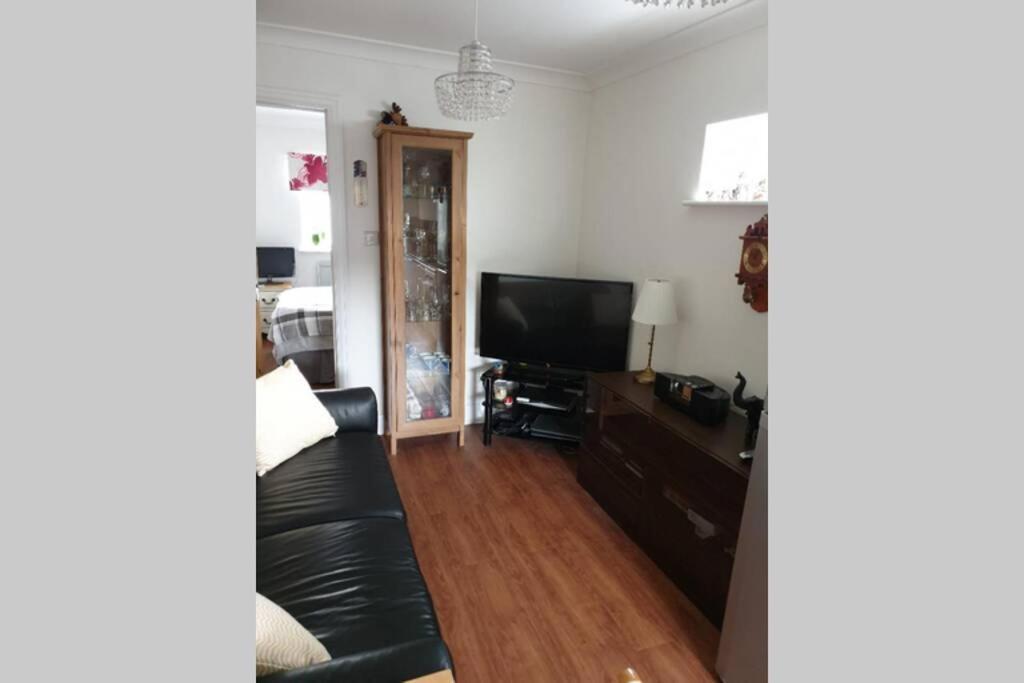 A Home Away From Home With A Big Welcome Erith Extérieur photo