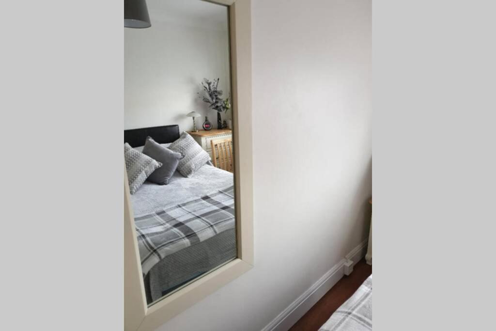 A Home Away From Home With A Big Welcome Erith Extérieur photo
