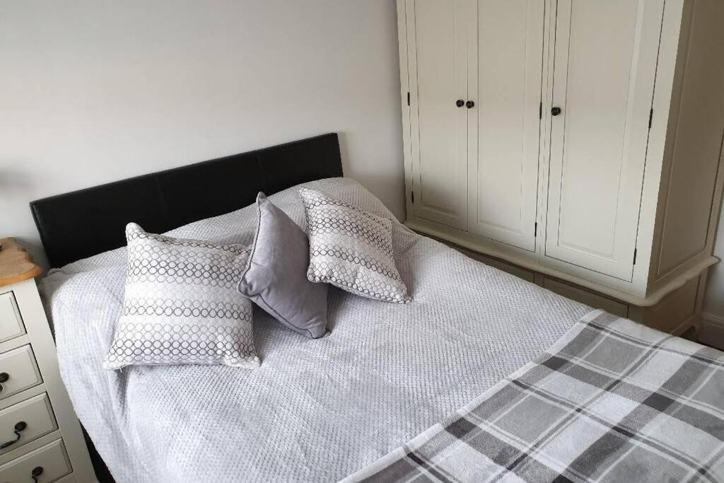 A Home Away From Home With A Big Welcome Erith Extérieur photo